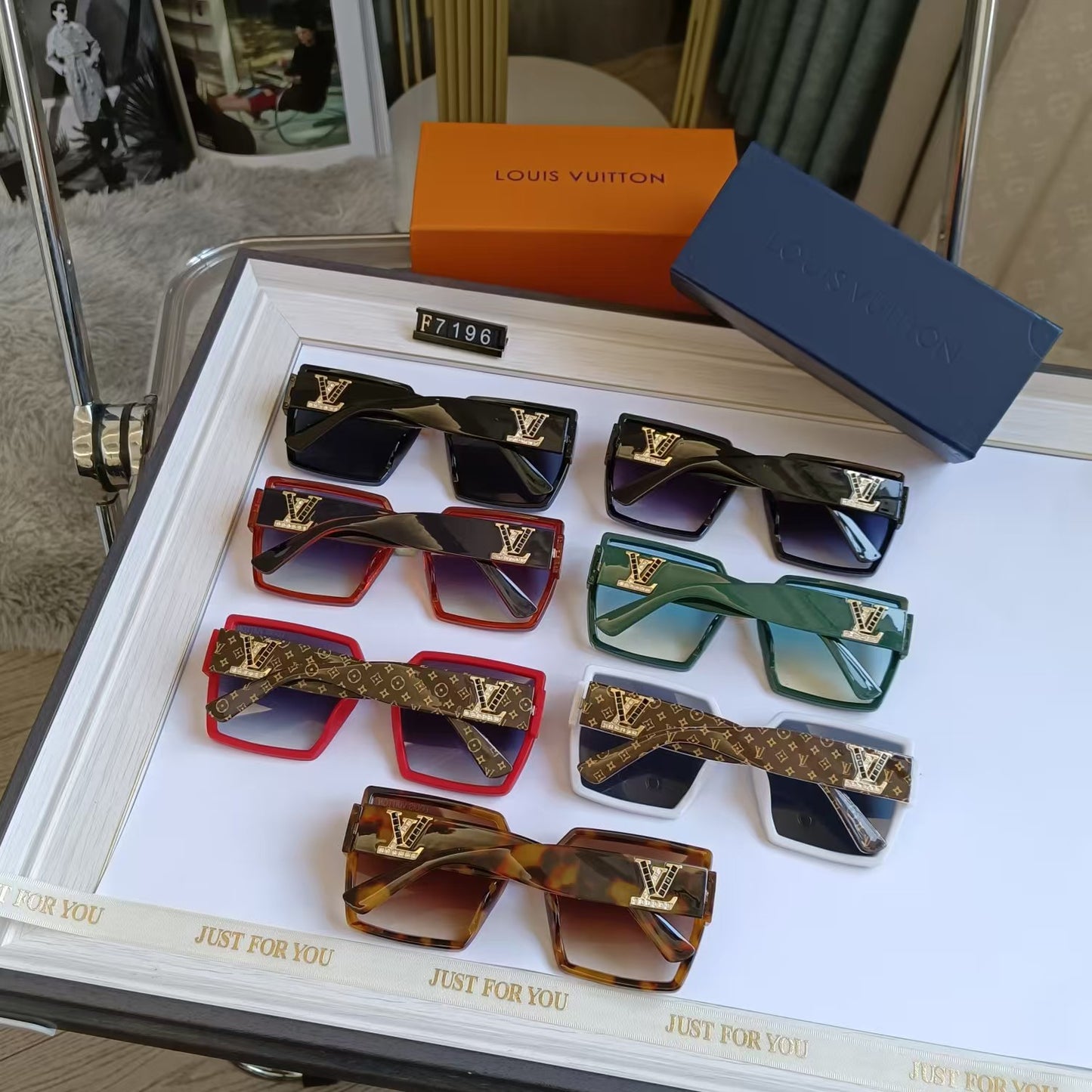 Fashion Large Frame Sunglasses V-With Gift Box