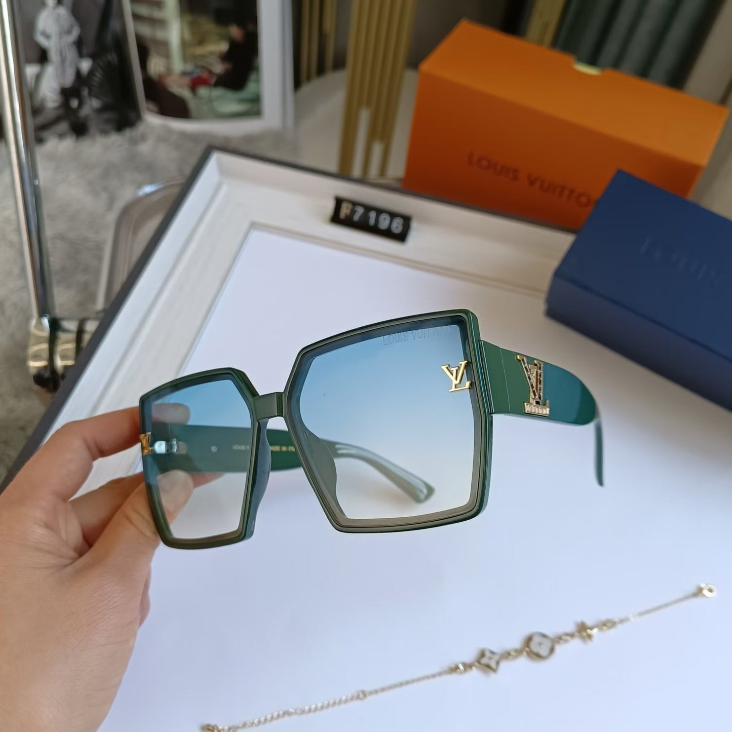 Fashion Large Frame Sunglasses V-With Gift Box