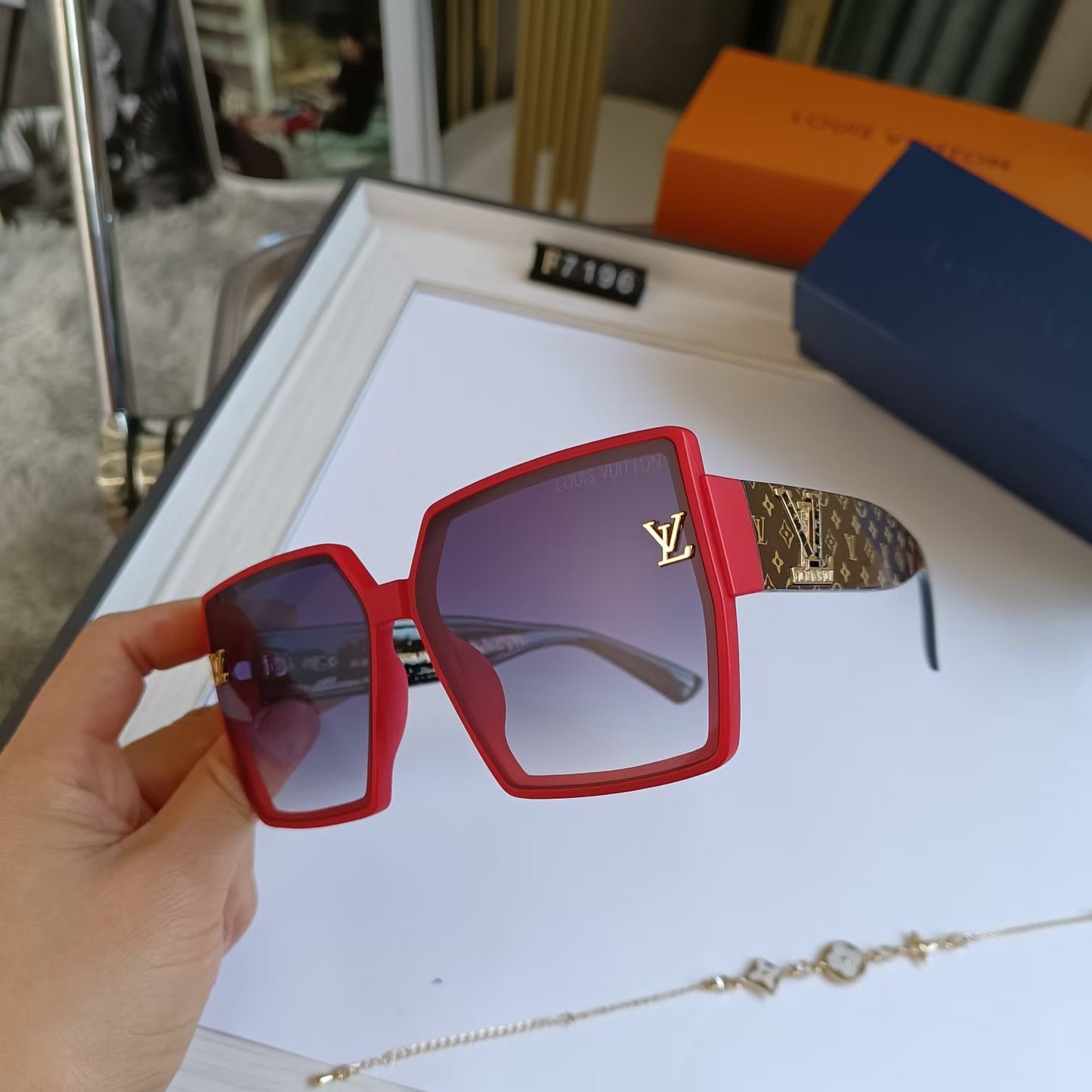 Fashion Large Frame Sunglasses V-With Gift Box