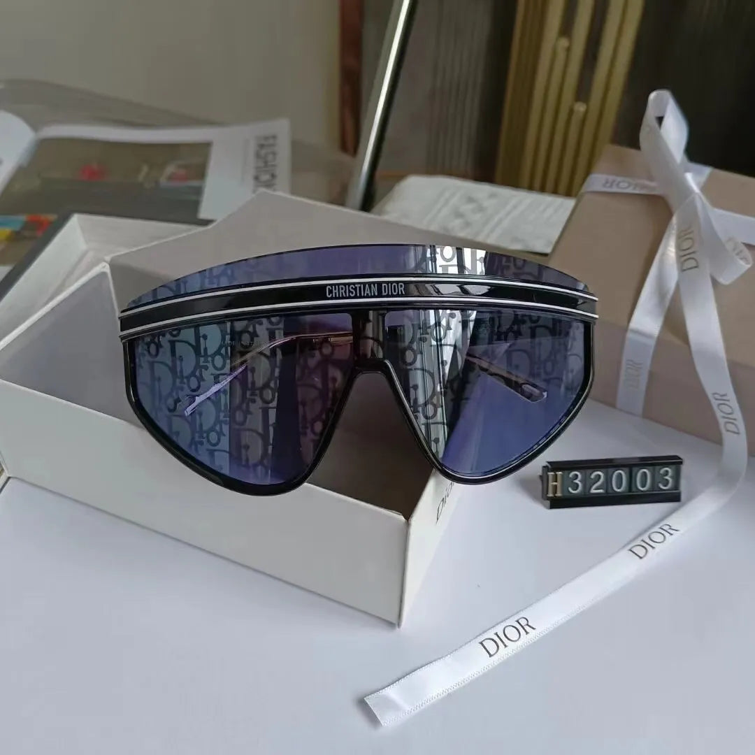 Oversized Watermark Sunglasses 832003